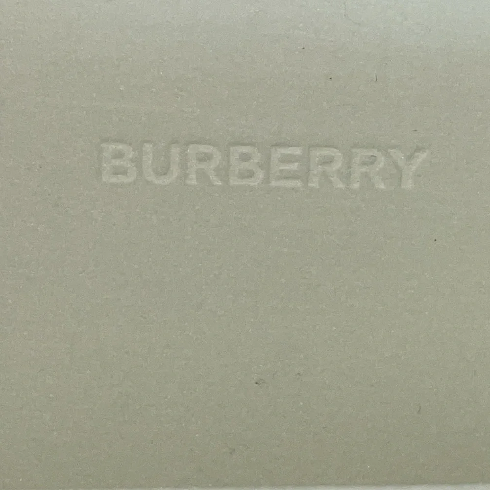 BURBERRY Leather Sunglasses Case fits oversized glasses in Tan and Velvet Cream